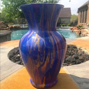 Vase using acrylic paint and resin